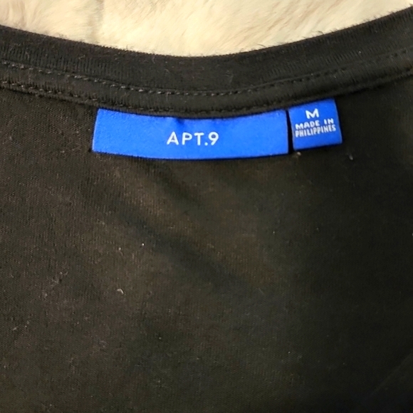 APT.9 V-Neck Droptail Tank - Picture 4 of 4